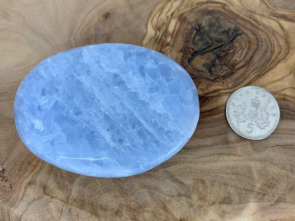 BLUE CALCITE PALM STONE